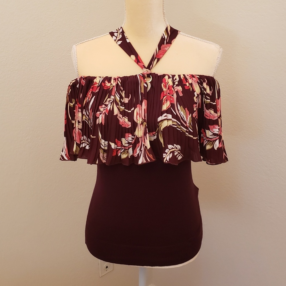 NWT Off Shoulder Detailed Neckline Top Sz S